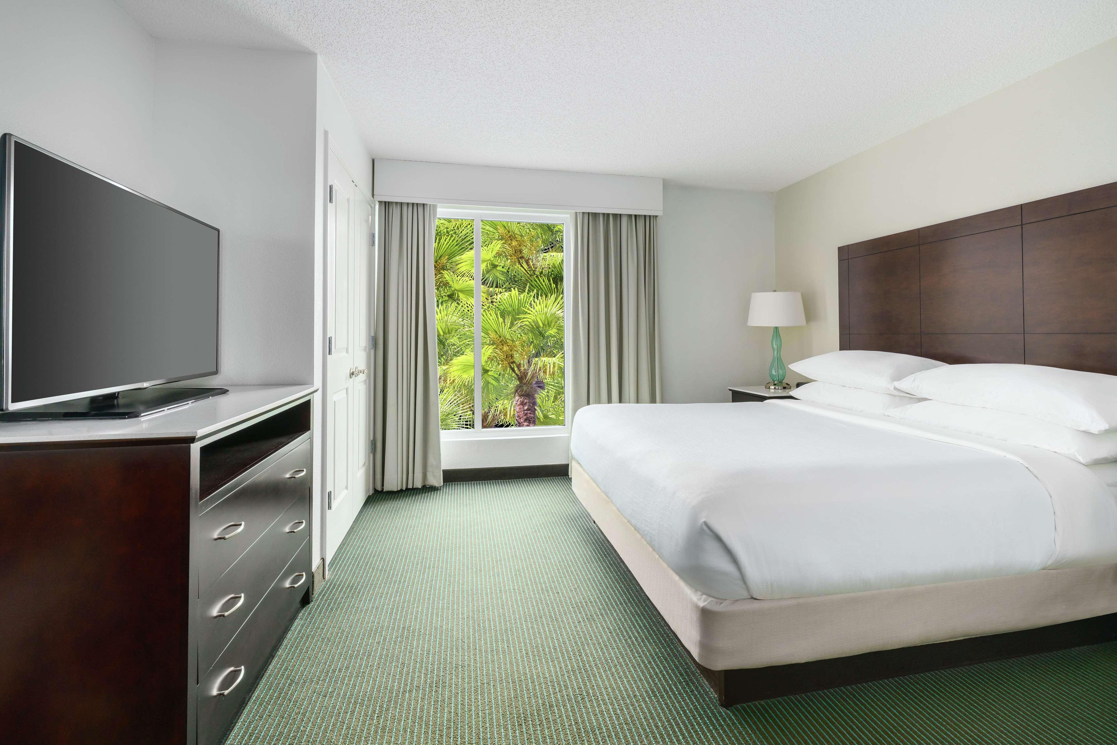 Embassy Suites By Hilton Orlando Lake Buena Vista Resort Exterior photo