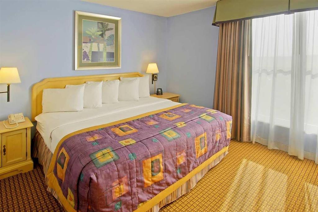 Embassy Suites By Hilton Orlando Lake Buena Vista Resort Room photo